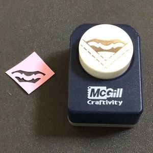 🌿 McGill Craftivity Pocket Folder Paper Punch 1-7/8 X 1-3/16 🌿